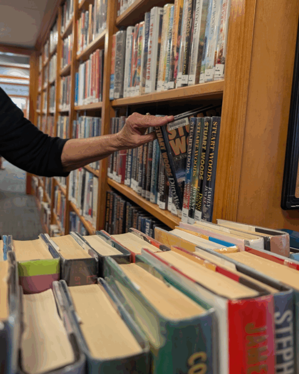 Volunteer | Centerville Public Library